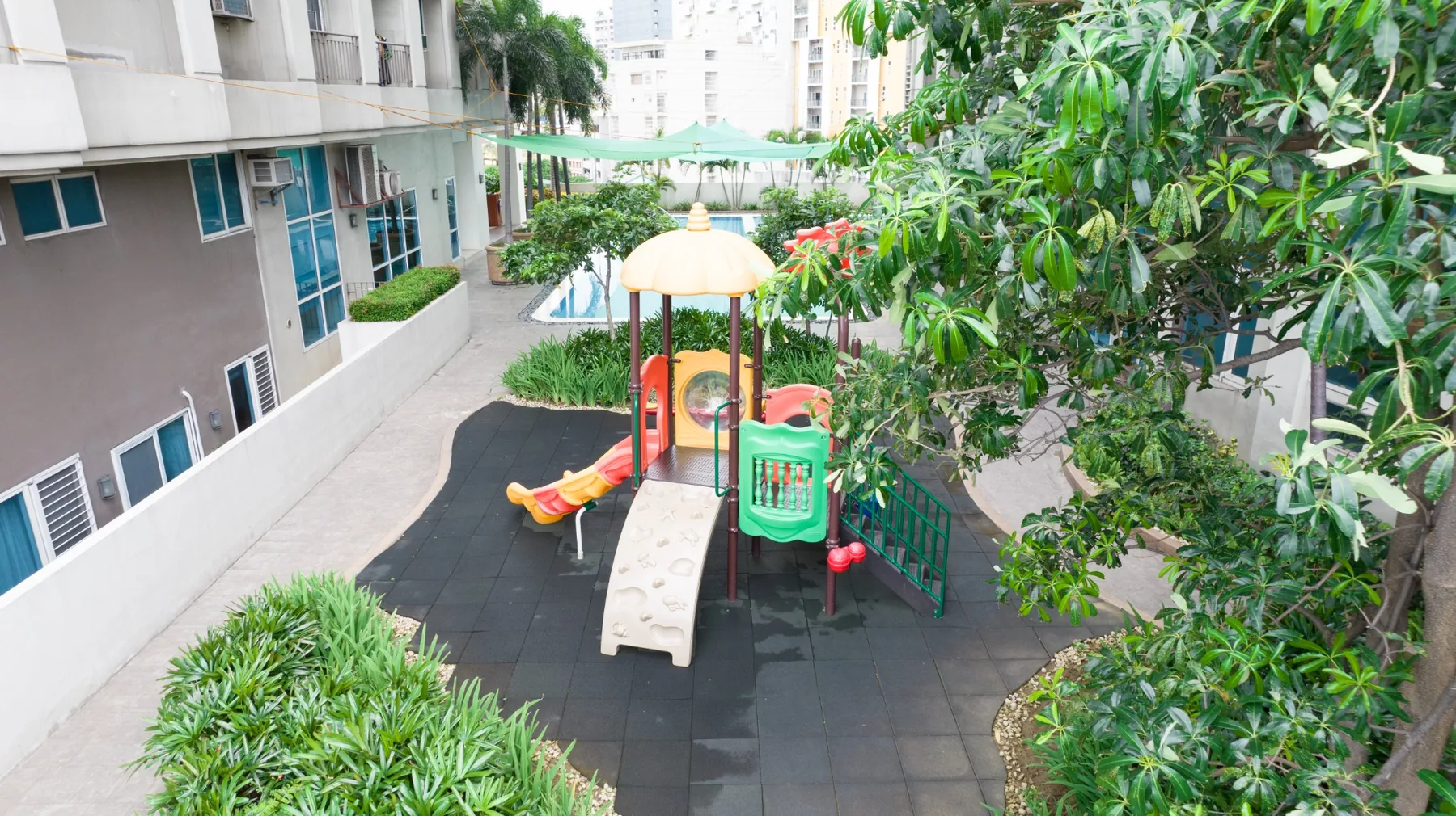 Four Seasons Riviera - Outdoor Play Area