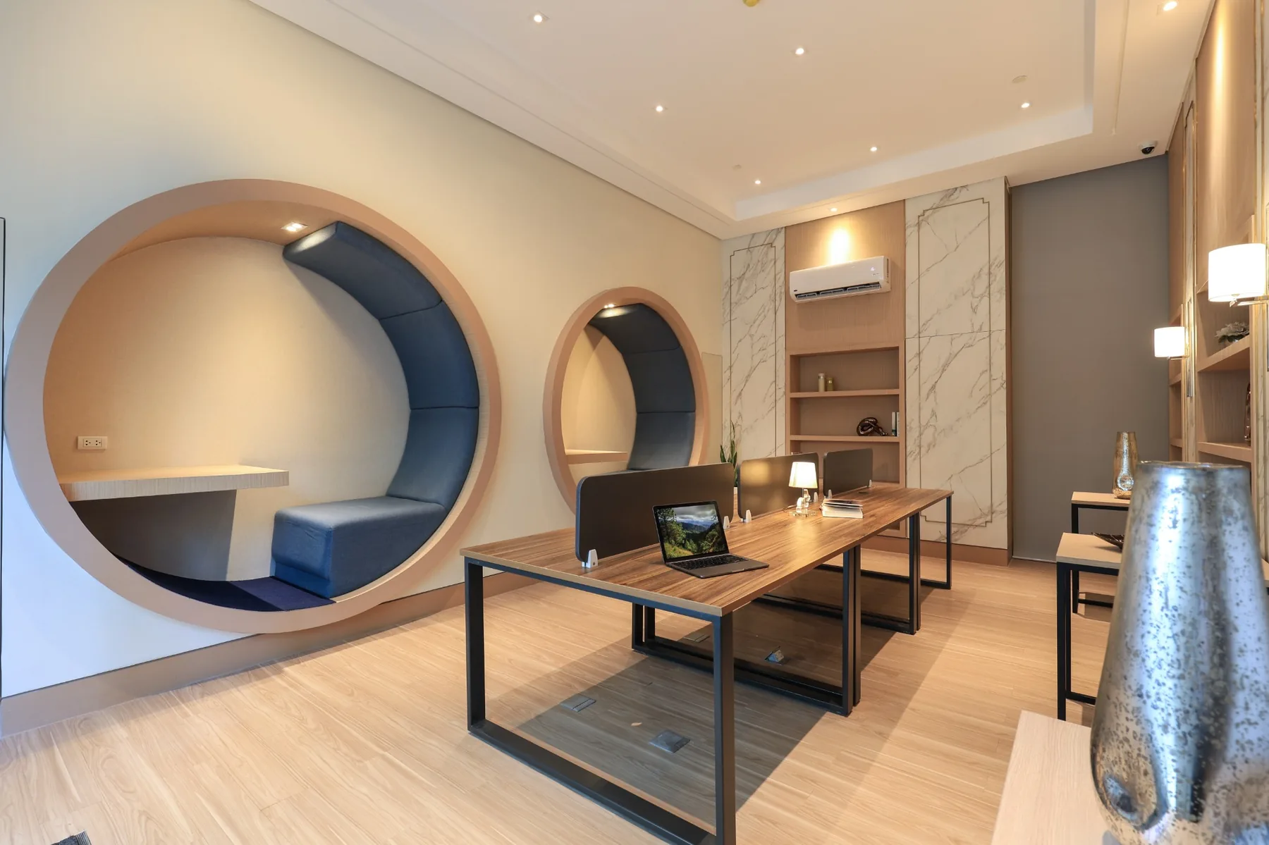 Four Seasons Riviera - Study Room