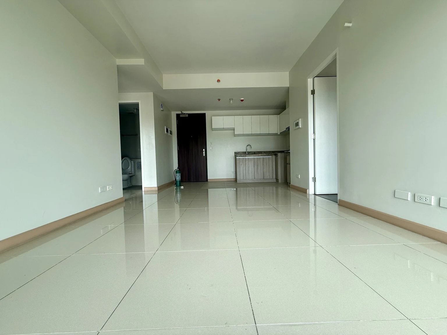1 Bedroom - Living / Dining / Kitchen