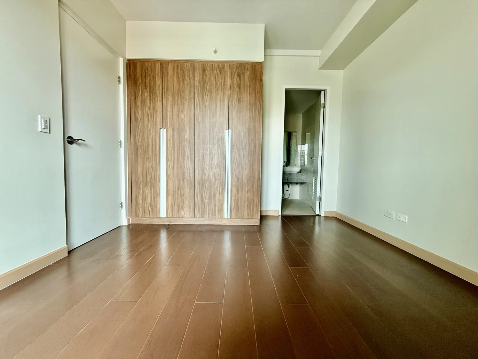 1 Bedroom - Bedroom / Built-in Wardrobe