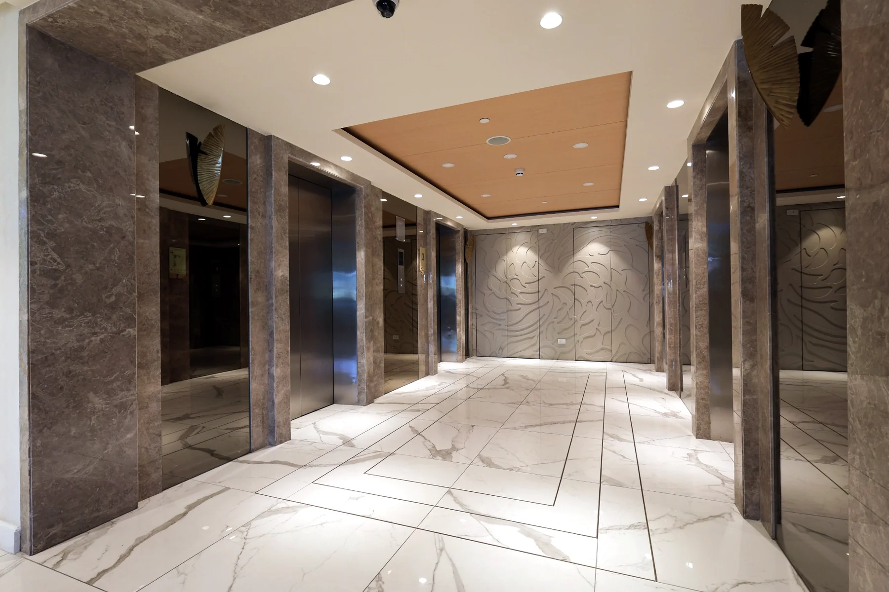 Mi Casa - Elevator Lobby