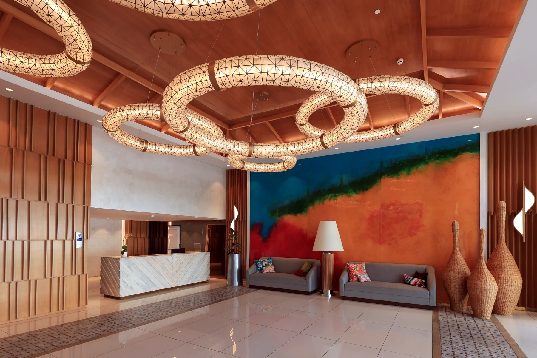 Mi Casa - Main Lobby
