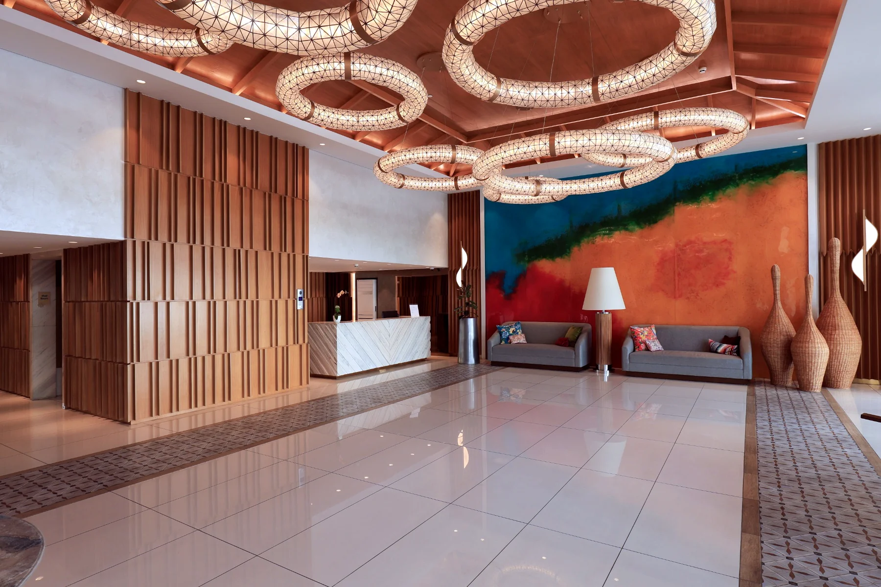 Mi Casa - Main Lobby