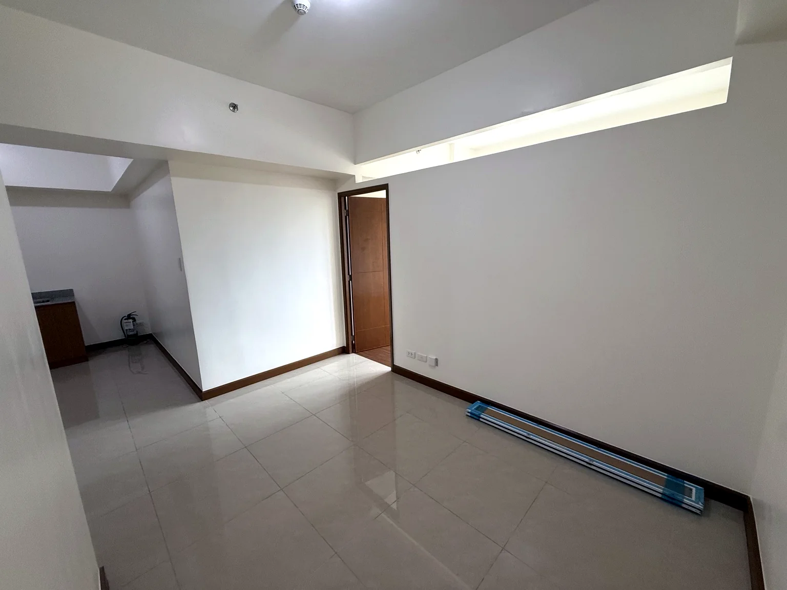 1 Bedroom - Living / Dining Area