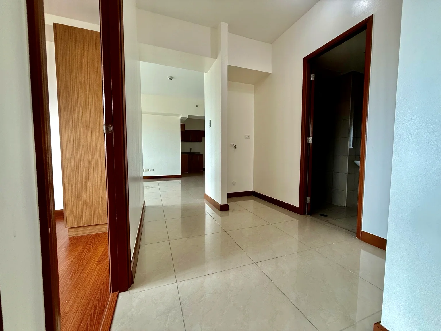 3 Bedroom - Hallway / Bedroom Access