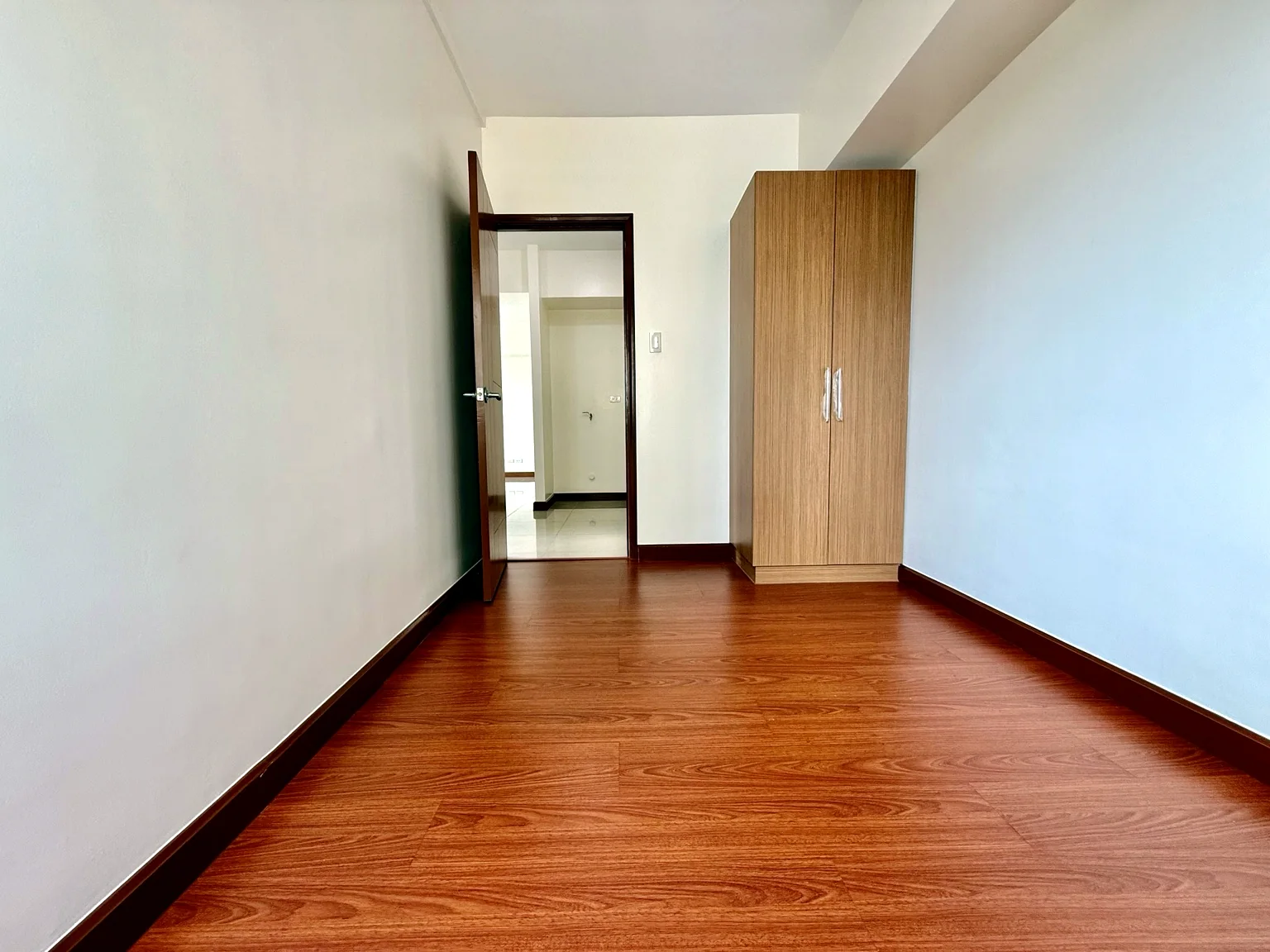 3 Bedroom - Bedroom with Wardrobe