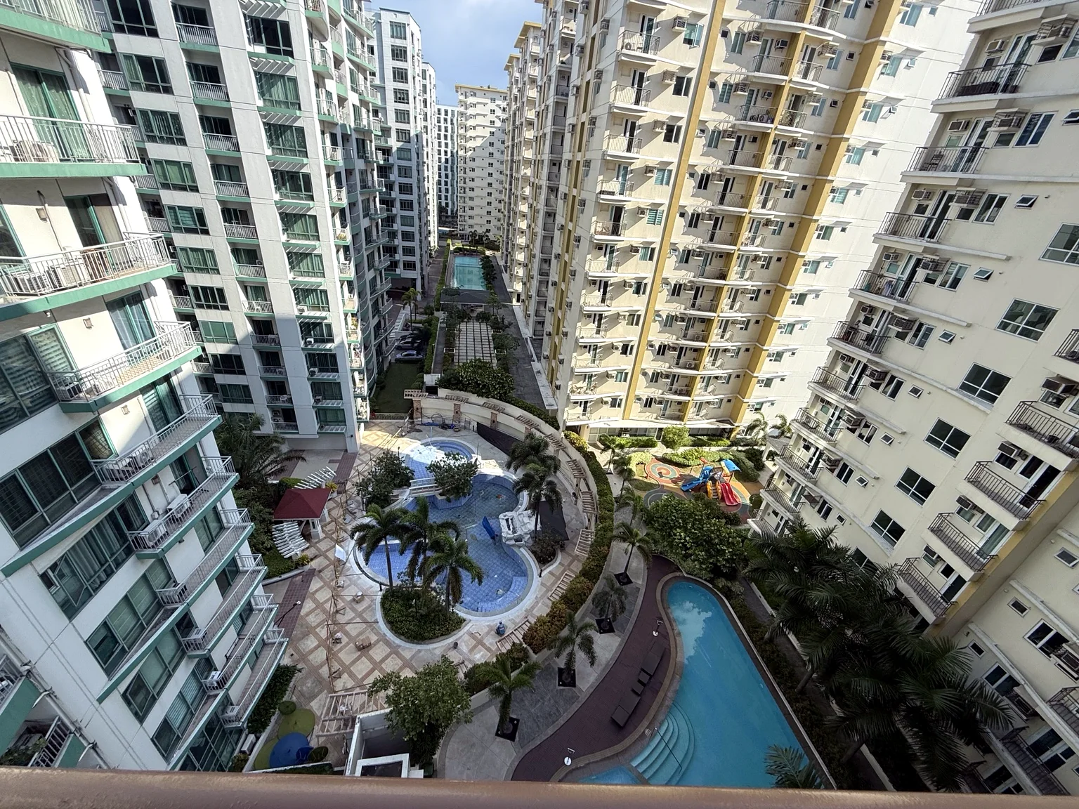 2 Bedroom - Courtyard / Pool View