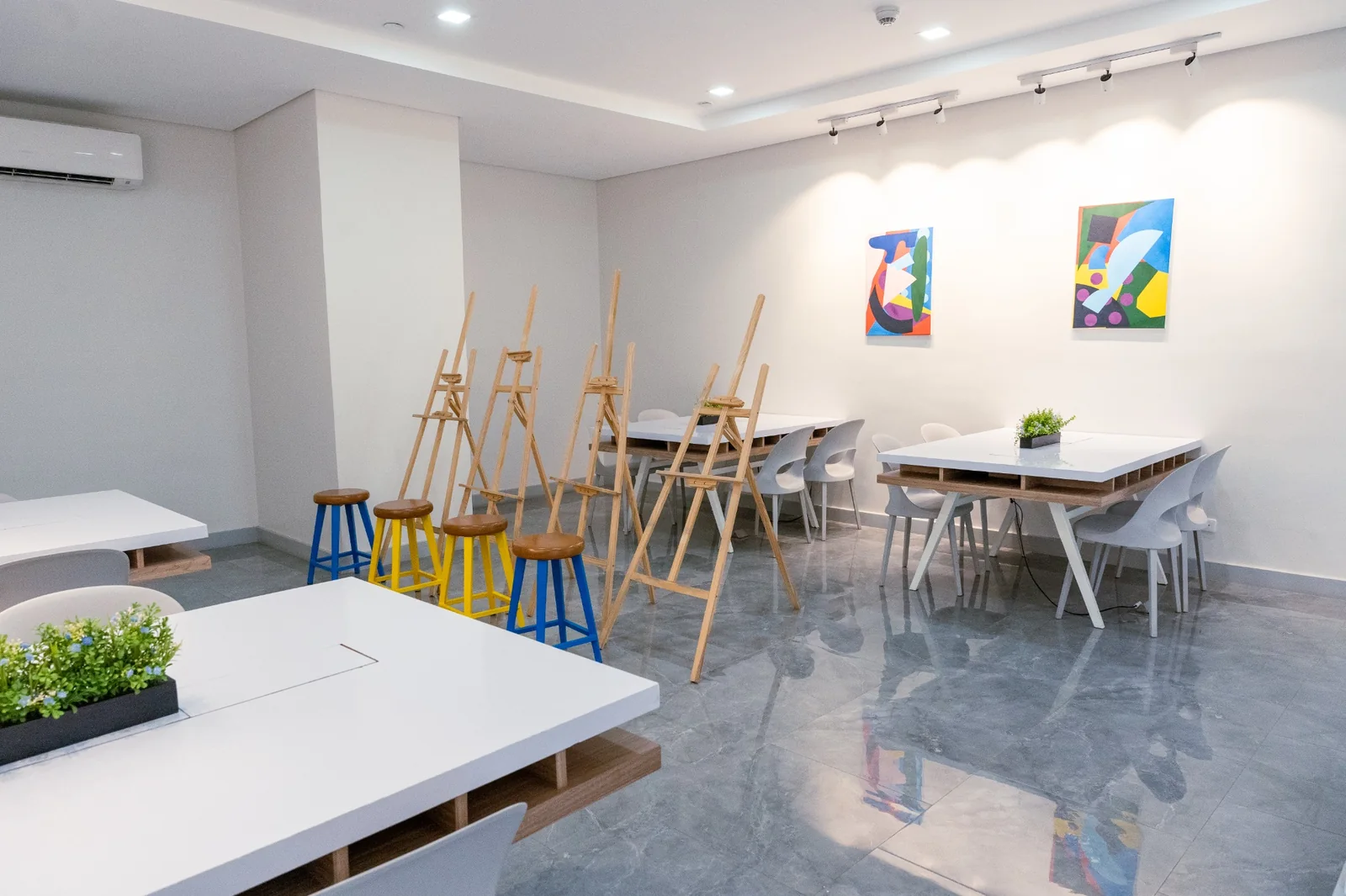 Quantum Residences - Hobby Room / Art Studio