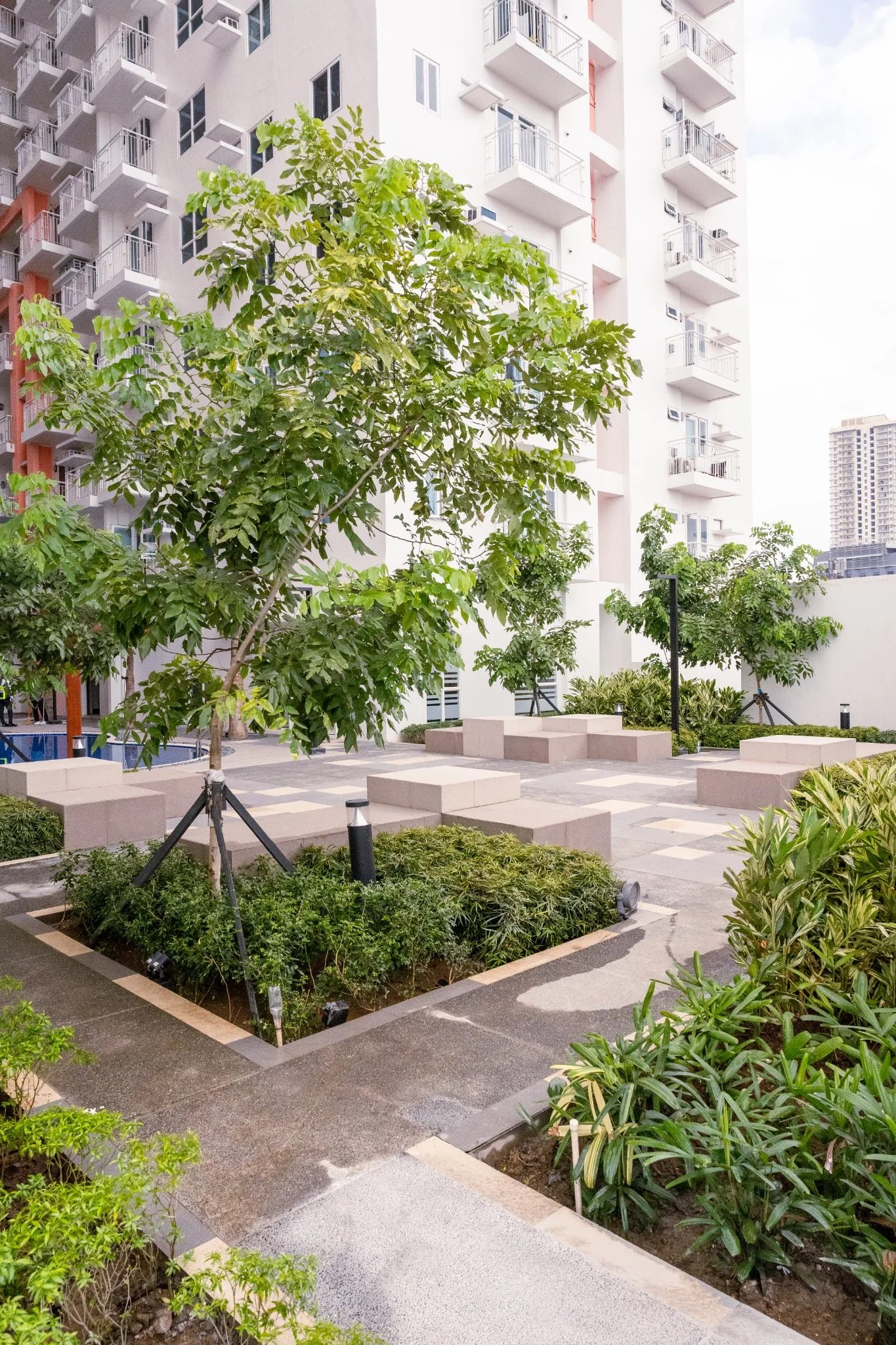 Quantum Residences - Landscaped Amenity Deck